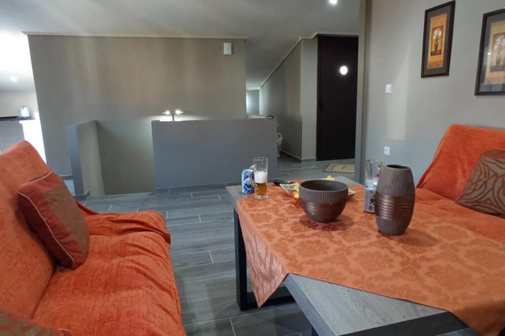 Aretoysa Center Luxury Suites 2 Néa Péramos Buitenkant foto