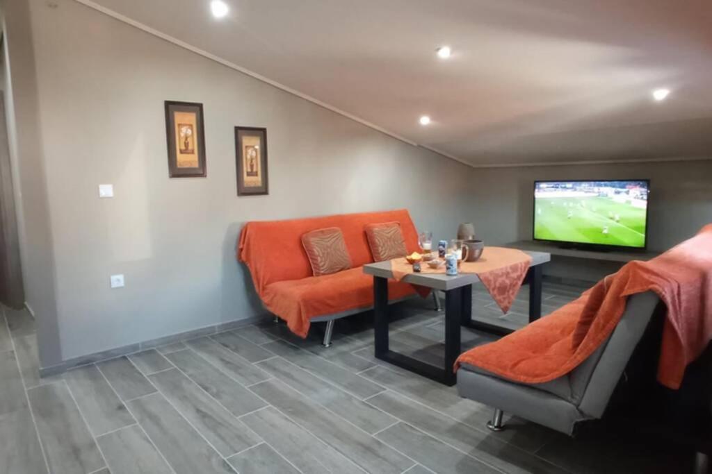 Aretoysa Center Luxury Suites 2 Néa Péramos Buitenkant foto